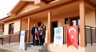 Adıyaman'da depremden etkilenen köylere konut anahtarları dağıtıldı