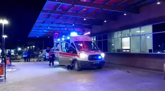 Çorum'un Alaca ilçesinde alkollü bir kişi doktorla tartıştıktan sonra kendisini bıçakladı