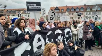 Hanau'da ırkçı terör saldırısında ölenler anıldı