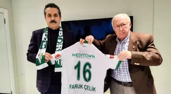 Bursaspor Başkanı Sinan Bür ve Genel Sekreter Erkan Öncel, Faruk Çelik'i ziyaret etti