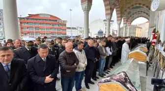 Aynı Günde Vefat Eden Dede ve Torun İzmit'te Son Yolculuğuna Uğurlandı