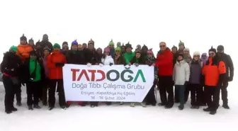 Türkiye Acil Tıp Derneği TATDOĞA Çalışma Grubu Üyeleri Erciyes'te İglo Yapma Eğitimi Aldı