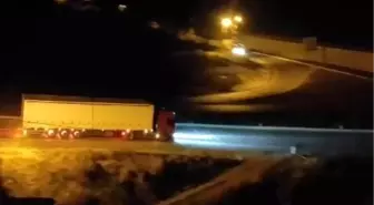 Sivas'ta tırın evin ikinci katına çarpması kamerada