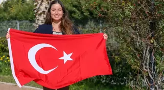 Türk Kadını Bengisu Avcı, Yeni Zelanda'daki Cook Boğazı'nı Geçti