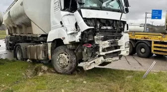 Sakarya'da İki Tanker Çarpıştı, Yaralanan Olmadı