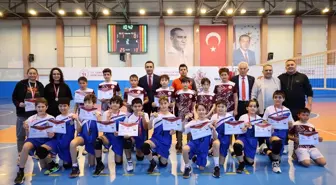 Nevşehir'de Okul Sporları Voleybol Küçükler Grup Müsabakaları Tamamlandı