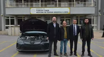 Toyota, Kahramanmaraş'taki bir okula otomobil hibe etti