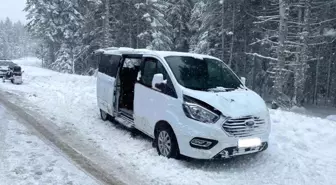 Uludağ'da ehliyetsiz minibüs sürücüsü çifte çarptı: 1 ölü