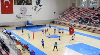 Bozüyük Belediyesi Voleybol Takımı çeyrek finalde galip geldi