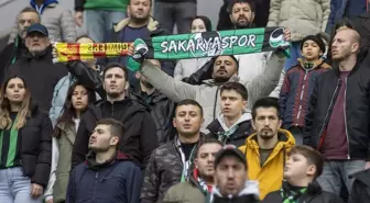 Sakaryaspor, Ahlatcı Çorum FK'yı 3-1 Yendi