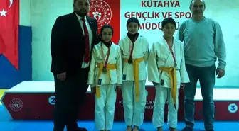 Kütahya Ahteri İmam Hatip Ortaokulu Öğrencileri Judo Müsabakalarında Dereceye Girdi