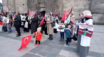Erzurum'da sağlık çalışanları İsrail'in Gazze saldırılarını protesto etti