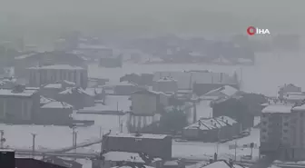 Yüksekova'da uçak seferlerine sis engeli