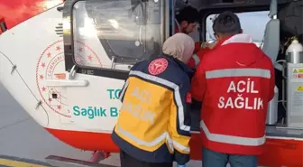 Van'ın Bahçesaray ilçesinde rahatsızlanan hasta ambulans helikopterle Van Eğitim ve Araştırma Hastanesi'ne ulaştırıldı