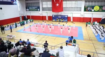 Gaziosmanpaşa Belediyesi Karate-Tekvando Kuşak Terfi Sınavı düzenledi