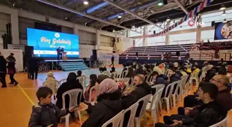 Kağıthane'de camiye giden çocuklara bin bisiklet hediye edildi