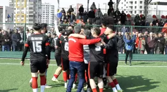 Özvatan Belediyespor Palasspor'u 5-0 mağlup ederek liderlik koltuğunu korudu