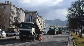 Kayseri Büyükşehir Belediyesi Ziya Gökalp Mahallesi'nde 2 bin 200 ton sıcak asfalt çalışması yaptı