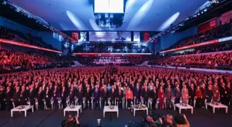 Kuşadası Belediye Başkanı Ömer Günel, CHP'nin 2024 Yerel Seçimleri Aday Tanıtım Toplantısı'na katıldı