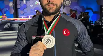 Onur Demirci Avrupa Halter Şampiyonası'nda Gümüş Madalya Kazandı