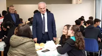 Derince Belediye Başkanı Zeki Aygün, Abdullah Tayyip Olçok Gençlik ve Spor Merkezi'ni ziyaret etti
