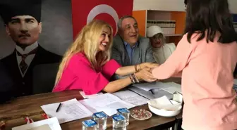 Tuğba Özay, babası İlhan Özay adına düzenlenen şiir yarışmasına katıldı