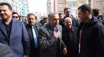 Van'da AK Parti'nin Tuşba ve İpekyolu ilçelerinde seçim koordinasyon merkezleri açıldı
