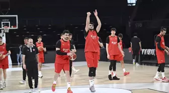 A Milli Erkek Basketbol Takımı, İtalya ve İzlanda maçları öncesi medya gününde basın mensuplarıyla buluştu