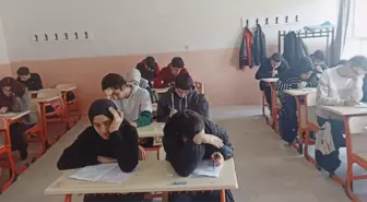 Baskil'de Liselere Geçiş Sistemi ve YKS'ye Hazırlanan Öğrencilere Deneme Sınavı Düzenlendi