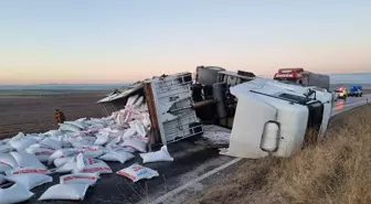 Çorum Alaca-Zile kara yolu tır kazası sonrası ulaşıma kapanmıştı, yol tekrar açıldı
