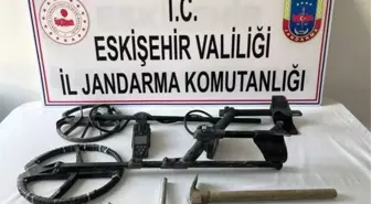 Eskişehir'de Kaçak Kazı Yapan Şüpheliler Suçüstü Yakalandı