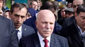 Erzurum Büyükşehir Belediye Başkanı Mehmet Sekmen, Narman'da Seçim Koordinasyon Merkezi açılışında partililerle buluştu