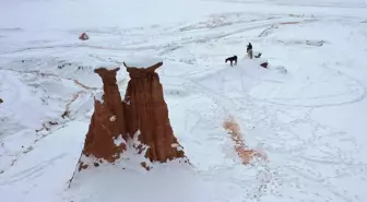 Erzurum Narman'daki Peribacalarında Kar Üzerinde At Gezintisi