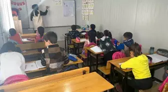 Depremzede öğrencilerin mektuplarına komandolardan video karşılık