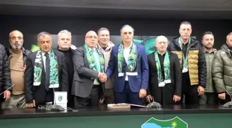 Kocaelispor, Mustafa Gürsel ile sözleşme imzaladı