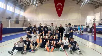 Düzce Belediyesi Spor Akademisi Erkek Voleybol Takımı Play-Off'a galibiyetle başladı