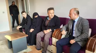 Adıyaman'da kalıcı konuta yerleşen ilk depremzede ailenin ilk misafiri Vali Osman Varol oldu