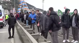 Maça giden taraftarları taşıyan midibüs tıra çarptı: 6 yaralı