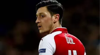 Mesut Özil hangi takımda oynuyor, futbolu bıraktı mı?