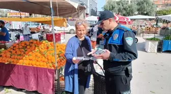 Adana'da Polis Ekipleri Pazar Esnafını ve Vatandaşları Dolandırıcılık ve Hırsızlık Olaylarına Karşı Uyardı