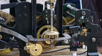 Antalya Saat Kulesi'ne Aslına Uygun Saat Yerleştirildi