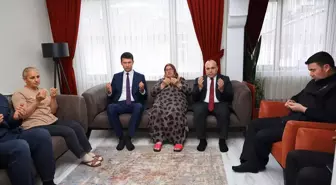 Artvin Valisi Cengiz Ünsal, şehit Jandarma Er Barış Öztür'ün ailesine taziye ziyaretinde bulundu