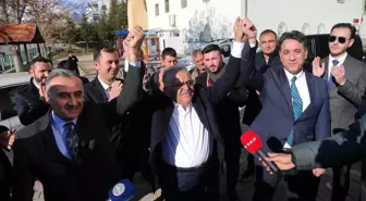 Başkan Büyükkılıç, Develi Belediye Başkanı Mehmet Cabbar'ı ziyaret etti