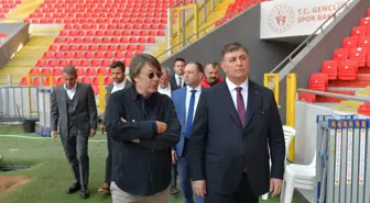 CHP İzmir Büyükşehir Belediye Başkan Adayı Cemil Tugay Göztepe Spor Kulübü'nü Ziyaret Etti