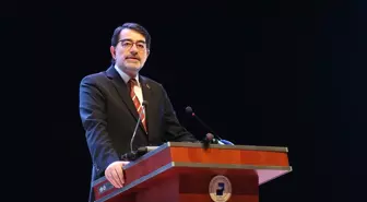 Cumhurbaşkanlığı İnsan Kaynakları Ofisi tarafından düzenlenen Ege Kariyer Fuarı başladı