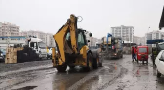 Diyarbakır Büyükşehir Belediyesi Meyve Sebze Hali'nde Yağmur Suyu Şebekesi Çalışmalarına Başladı