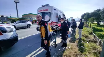 Kuşadası'nda Benzin İstasyonu Çıkışında Kafa Kafaya Çarpışma: 3 Yaralı