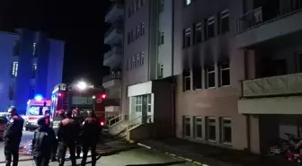 Karamürsel'deki yurt lojmanında çıkan yangında 1 kişi dumandan etkilendi