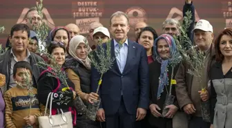 Mersin Büyükşehir Belediyesi Tarsus'ta Üreticilere Fide ve Ekipman Desteği Sağladı