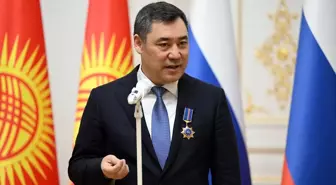 Tataristan Cumhuriyeti Reisi Rüstem Minnihanov, Kırgızistan Cumhurbaşkanı Sadır Caparov'a 'Devlet Dostluk Nişanı' verdi